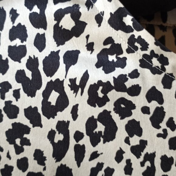 'MEL & LISA ESSENTIALS' Collarless Silk Blouse Size 8 Semi Fitted *Flawless - Picture 3 of 14